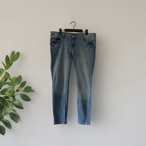 Gently used Aeropostale light denim jeggings size 14 Regular - Picture 2 of 9
